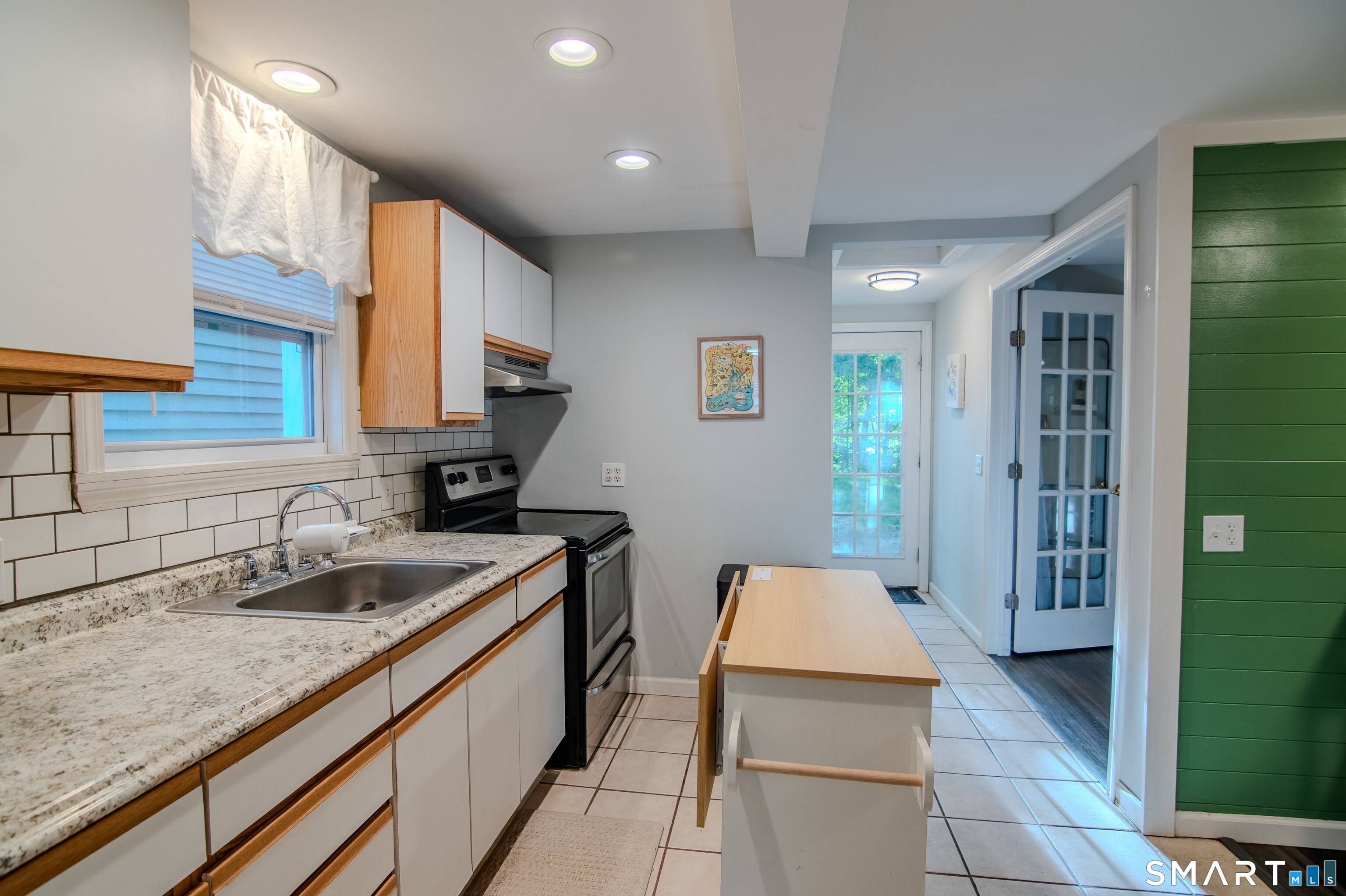 37 Lake Street Ledyard, CT 06339 - Photo 6 of 17