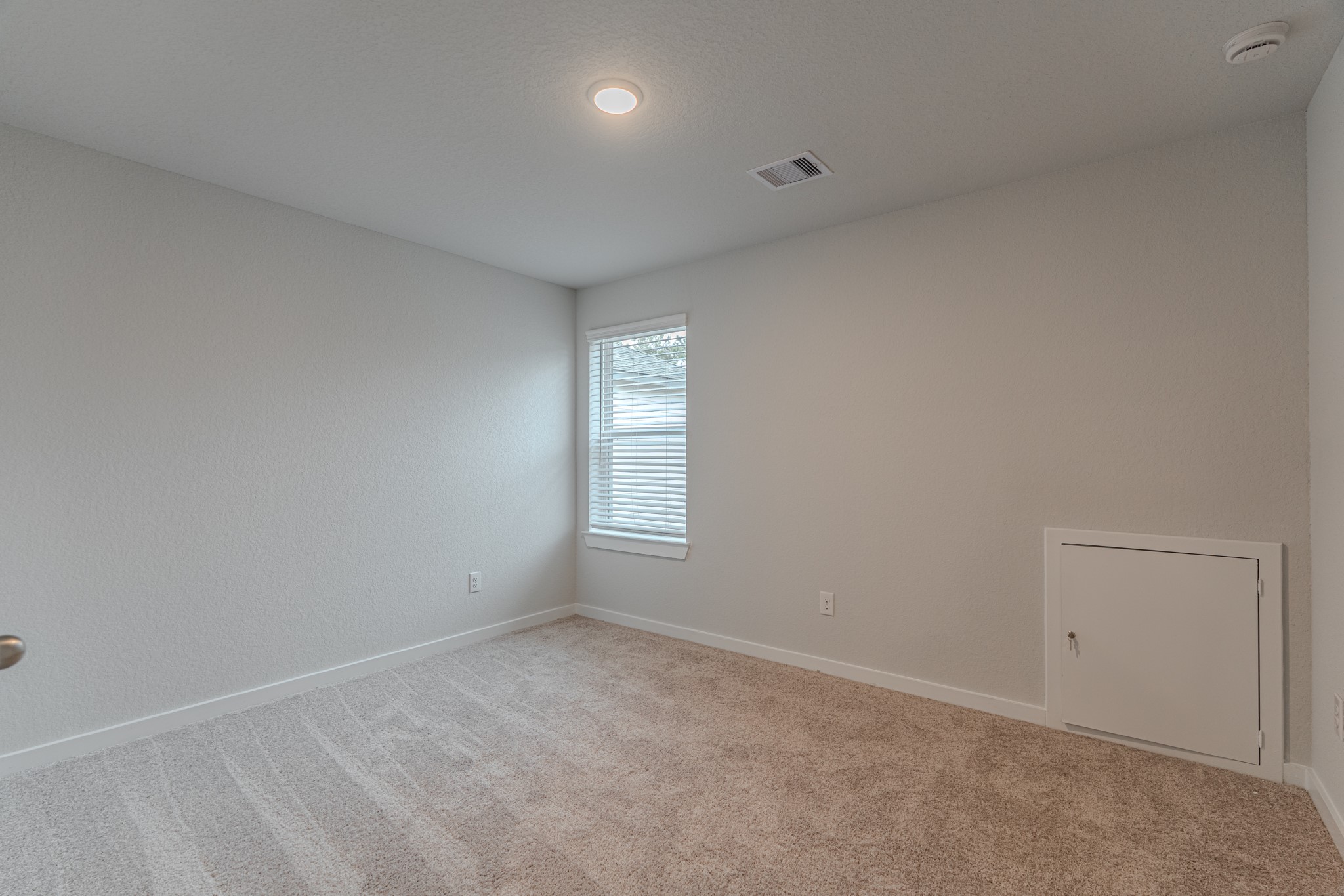 8570 Blueberry Ash Street Magnolia, TX 77354 - Photo 22 of 30 a view of room and window