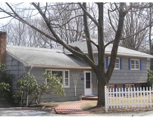 11 Carleton Road Hingham, MA 02043 - Photo 1 of 8 Gallery Image 1