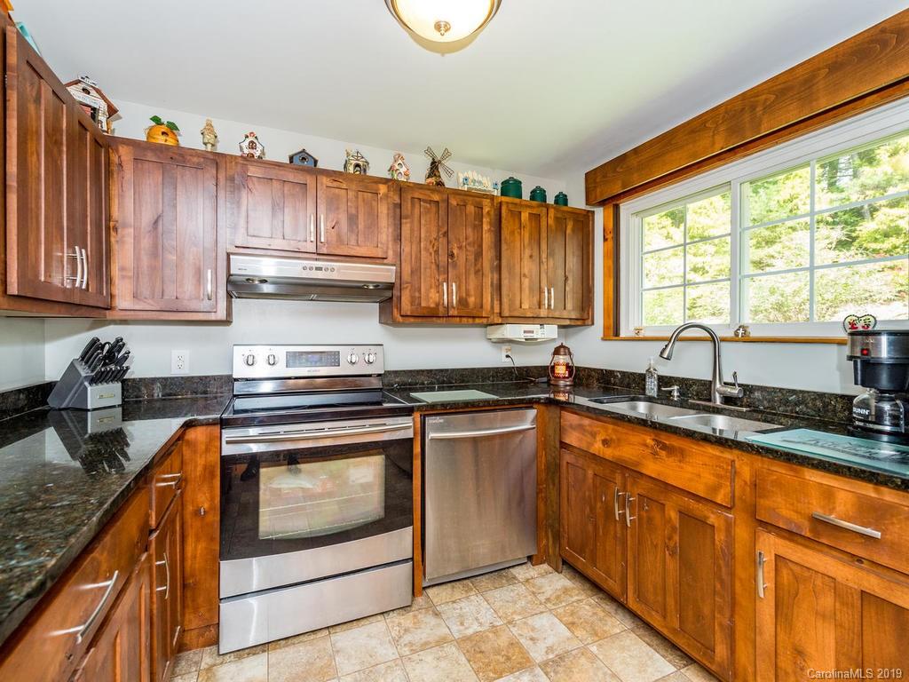 482 Blue House Road Hendersonville, NC 28792 - Photo 11 of 33 Gallery Image 11