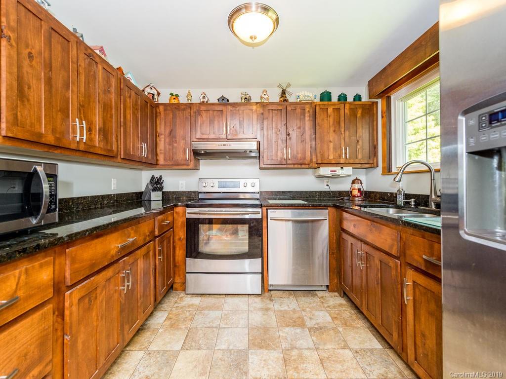 482 Blue House Road Hendersonville, NC 28792 - Photo 10 of 33 Gallery Image 10