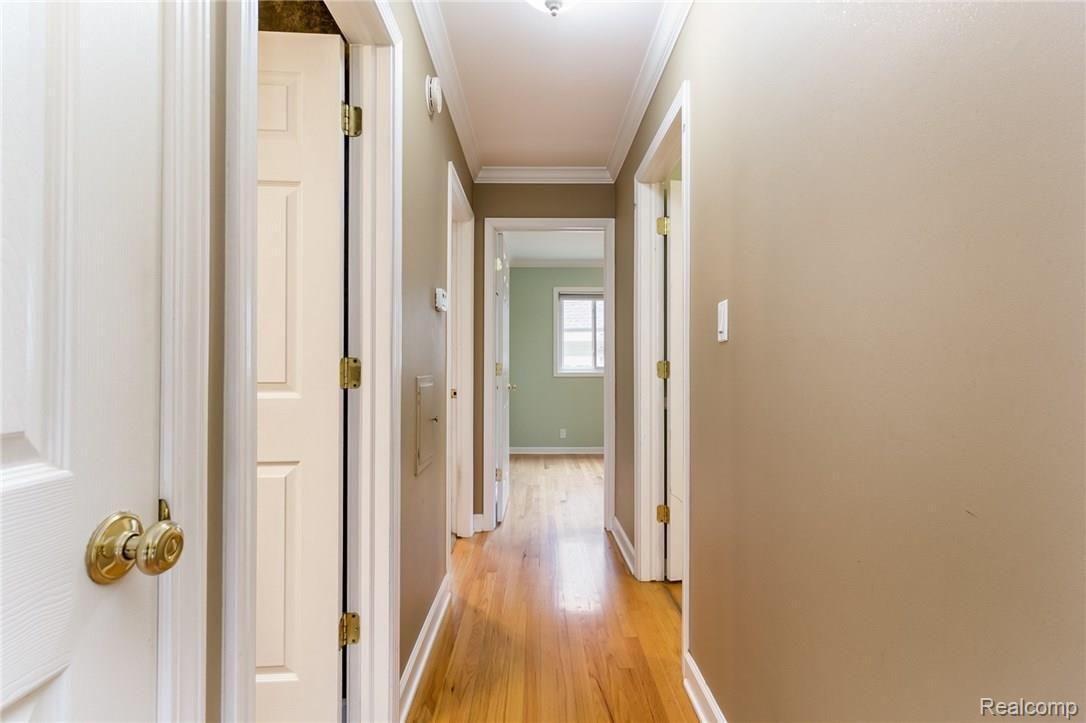 1218 Maple Drive Rochester, MI 48307 - Photo 9 of 18 Hallway.jpg