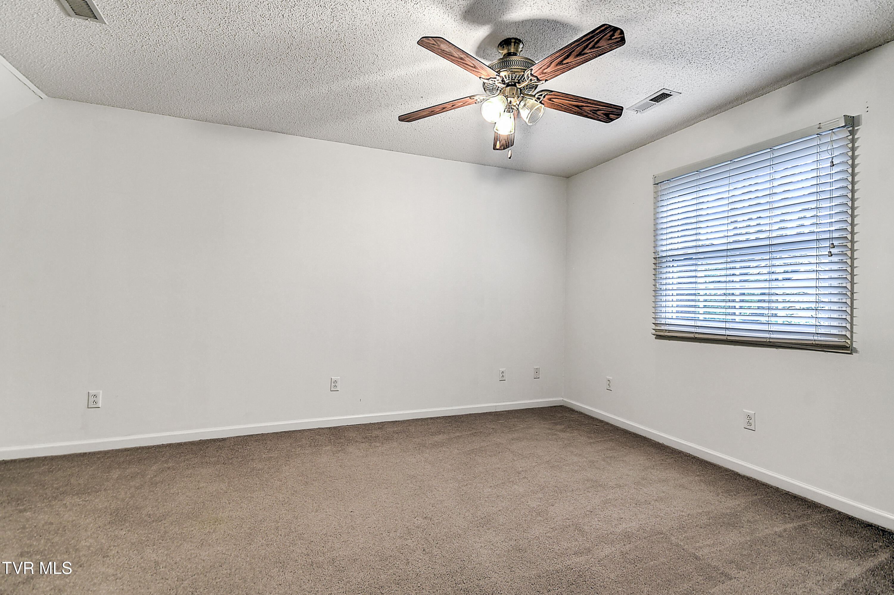 13 Cherokee Ridge Court, Unit 13 Johnson City, TN 37604 - Photo 29 of 39 13 Cherokee Ridge RH-27