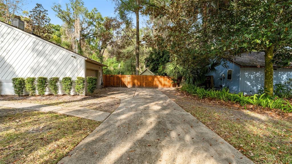 302 Southwest 77th Terrace Gainesville, FL 32607 - Photo 6 of 39