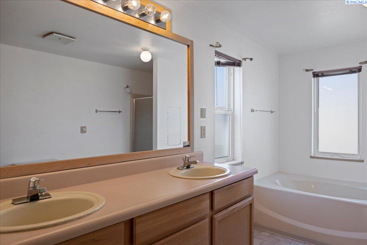 1100 South Euclid Road, Unit 52 Grandview, WA 98930 - Photo 24 of 31 Gallery Image 24