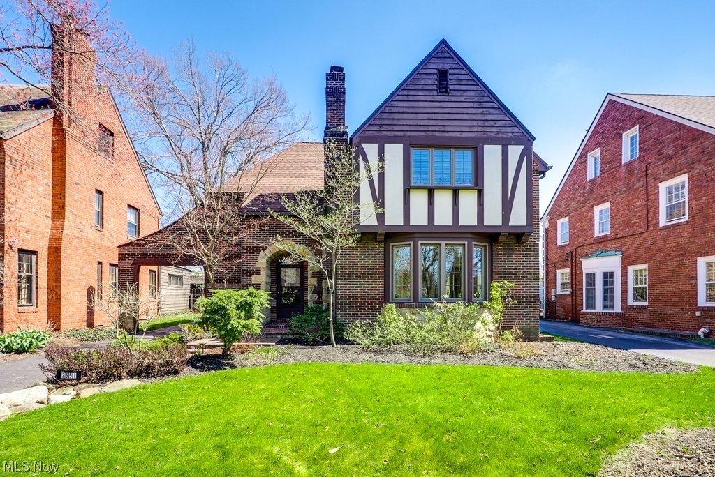 2551 Charney Road Cleveland, OH 44118 - Photo 1 of 20 Gallery Image 1