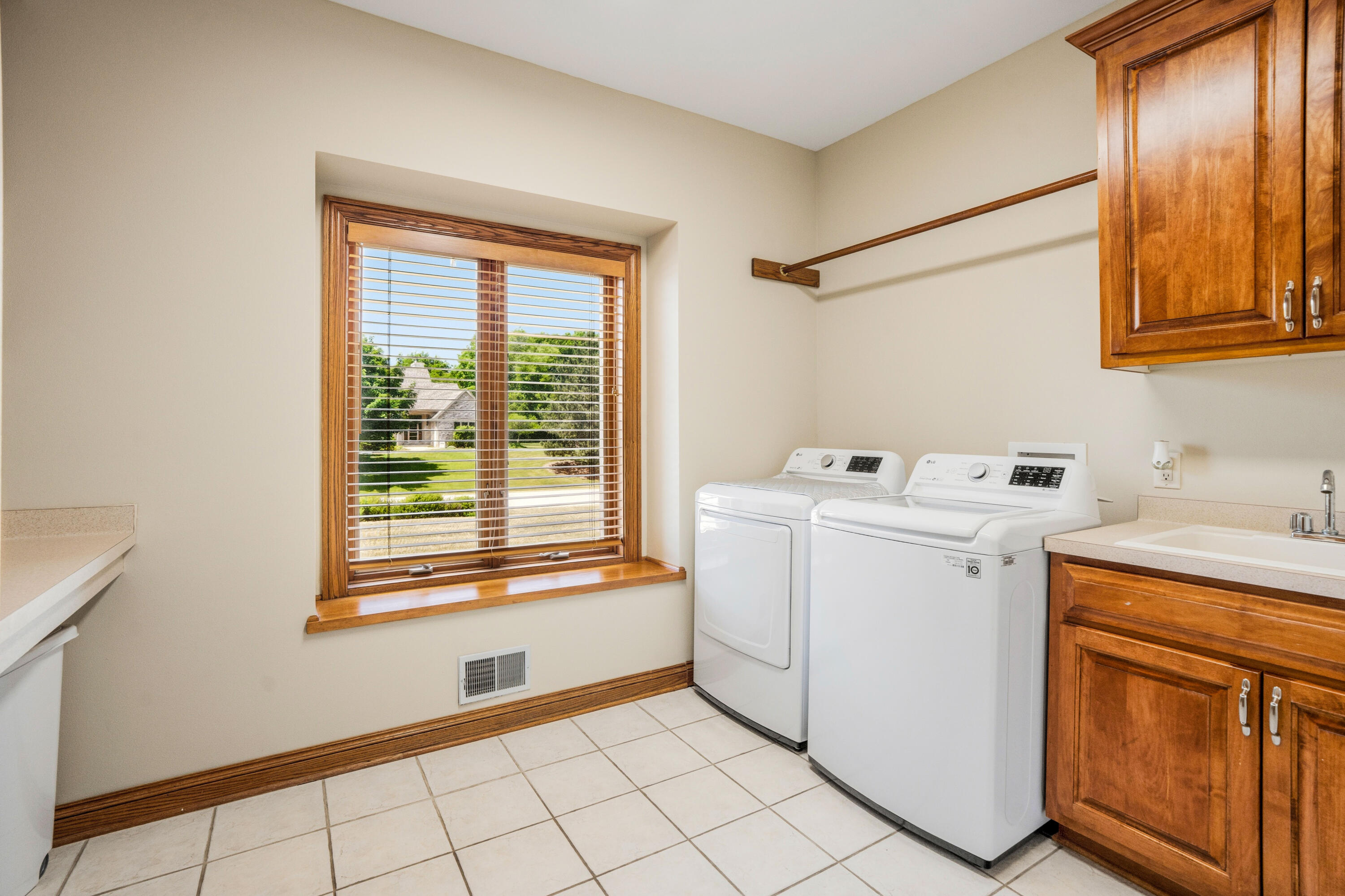 W289N3752 Huntsman Court Delafield, WI 53072 - Photo 28 of 88 DSC06941