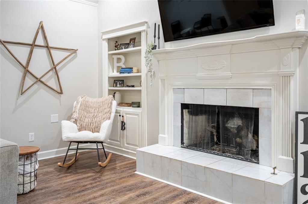30 Westover Drive Southwest Rome, GA 30165 - Photo 10 of 51 a living room with a couch and a fireplace