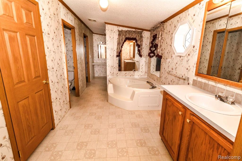 14520 Burt Road Capac, MI 48014 - Photo 17 of 27