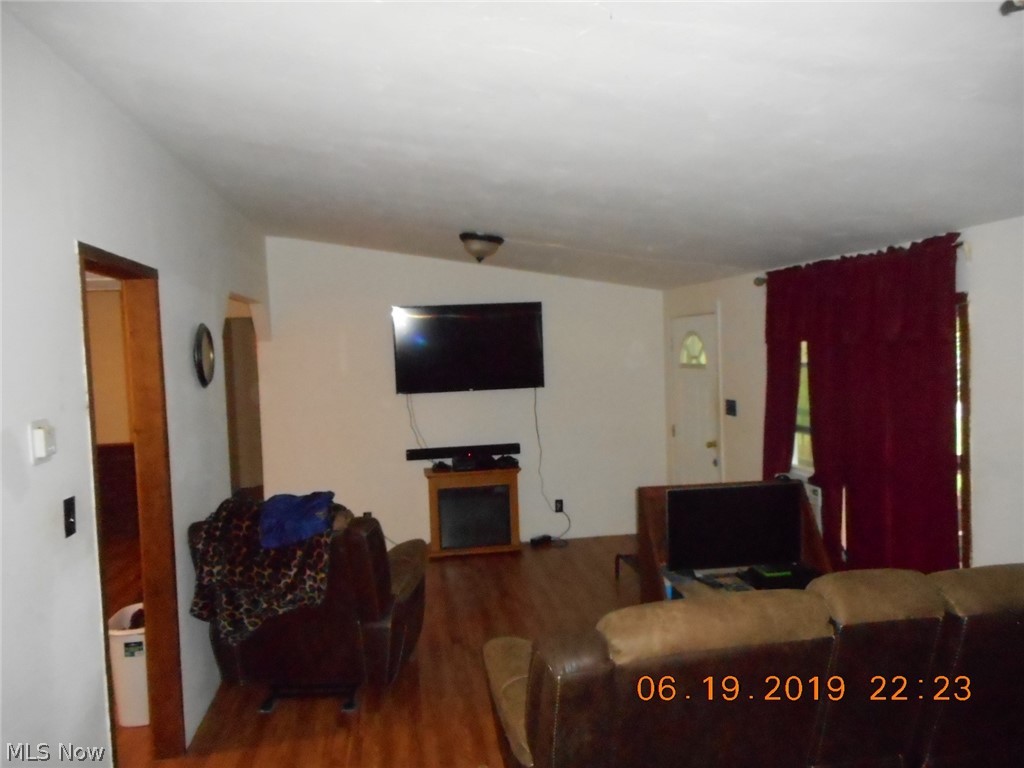 786 Rodgers Road Chester, WV 26034 - Photo 14 of 20