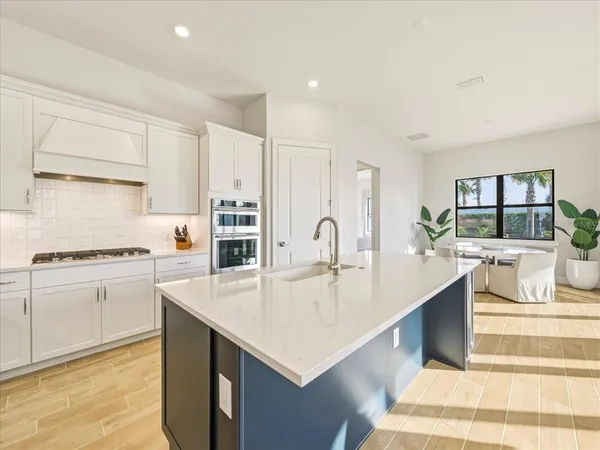 $695,000 | 6013 Silver Grass Court, Nokomis, FL 34275