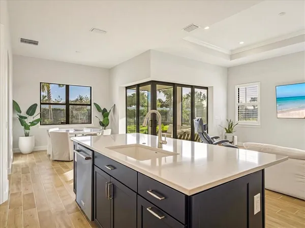 $695,000 | 6013 Silver Grass Court, Nokomis, FL 34275