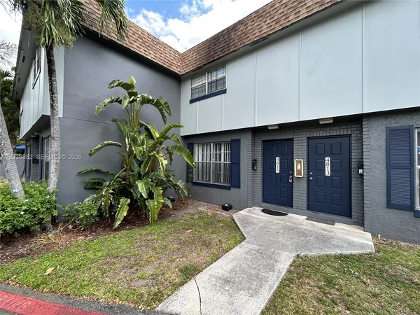 $1,775 | 4815 Northwest 9th Drive, Unit 4815, Plantation, FL 33317