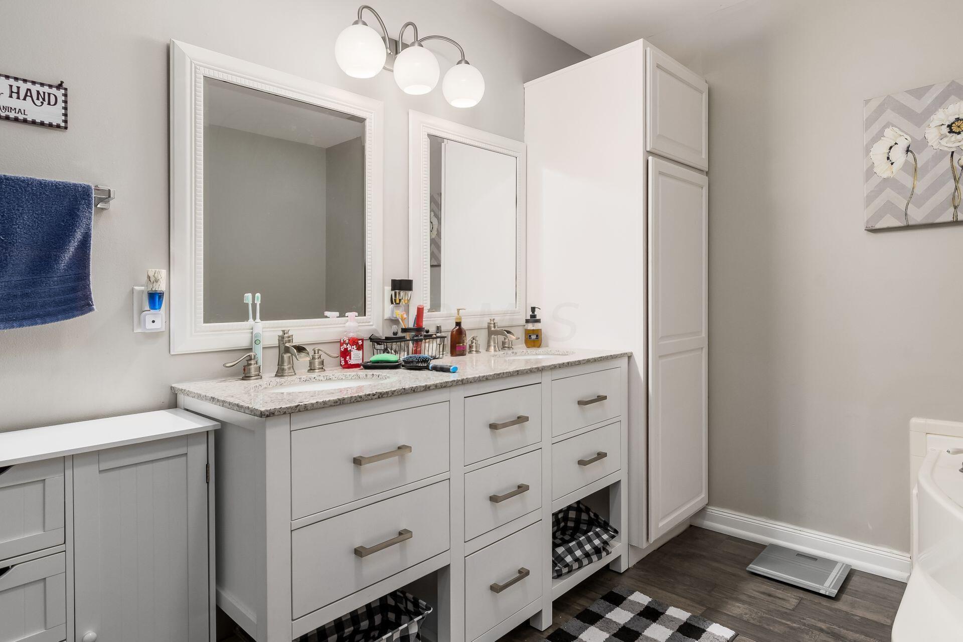 5350 Spring Hill Road Southeast Heath, OH 43056 - Photo 23 of 28 Owner's Vanity