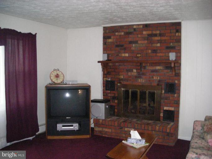 3310 Offutt Road Randallstown, MD 21133 - Photo 10 of 25 Living Room