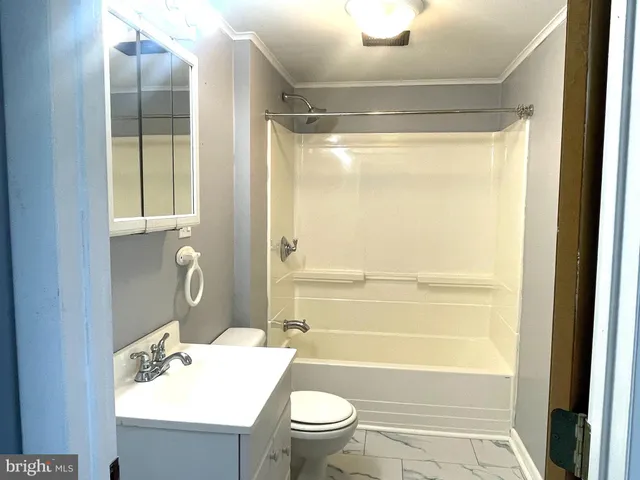 $2,200 | 434 Pierce Street, Lansdale, PA 19446