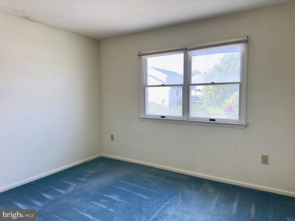 501 Deborah Drive Reading, PA 19608 - Photo 36 of 58 an empty room with a window