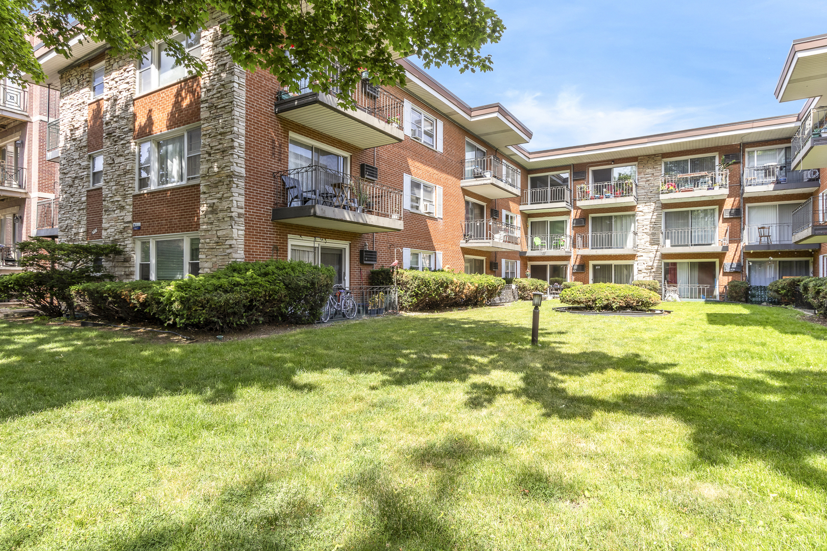 4229 North Keystone Avenue, Unit 1F Chicago, IL 60641 - Photo 18 of 21