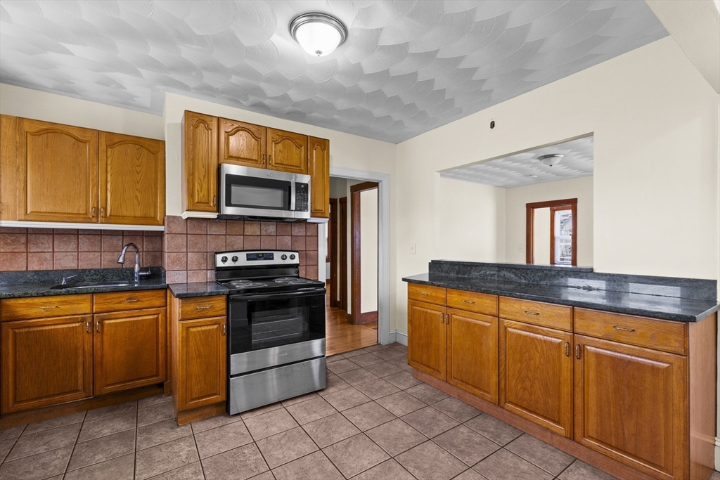 52 Chesterfield Street Boston, MA 02136 - Photo 6 of 23