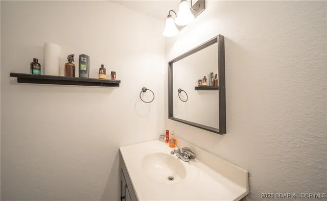 $260,000 | 270 County Route, Camdenton, MO 65020