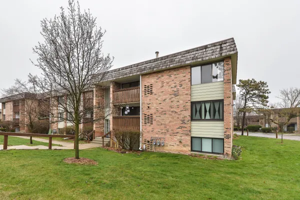 $1,700 | 1265 South Maple Road, Unit 305, Ann Arbor, MI 48103