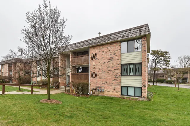 $1,700 | 1265 South Maple Road, Unit 305, Ann Arbor, MI 48103