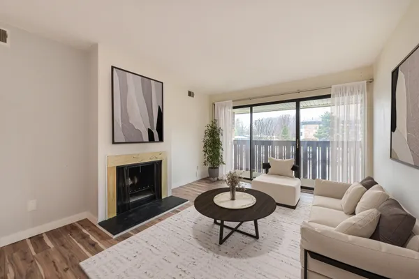 $1,700 | 1265 South Maple Road, Unit 305, Ann Arbor, MI 48103