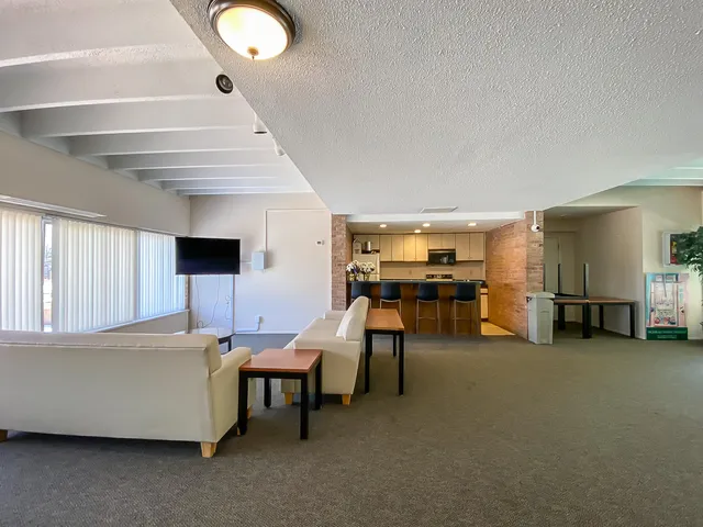 $1,700 | 1265 South Maple Road, Unit 305, Ann Arbor, MI 48103