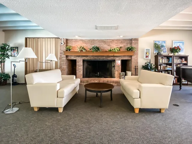 $1,700 | 1265 South Maple Road, Unit 305, Ann Arbor, MI 48103