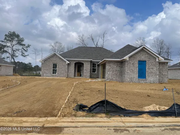 $307,200 | 562 Patrick Farms Drive, Pearl, MS 39208