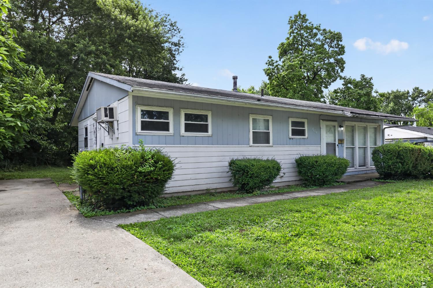9670 Pippin Road Cincinnati, OH 45231 - Photo 3 of 30