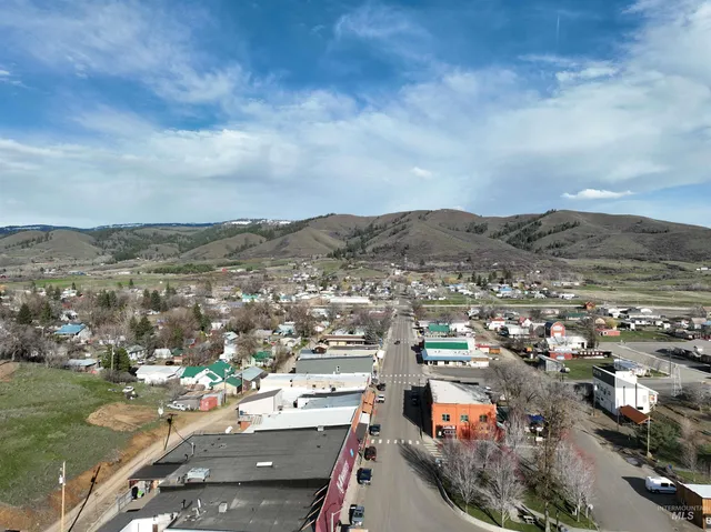 $225,000 | 106 Illinois Avenue, Council, ID 83612