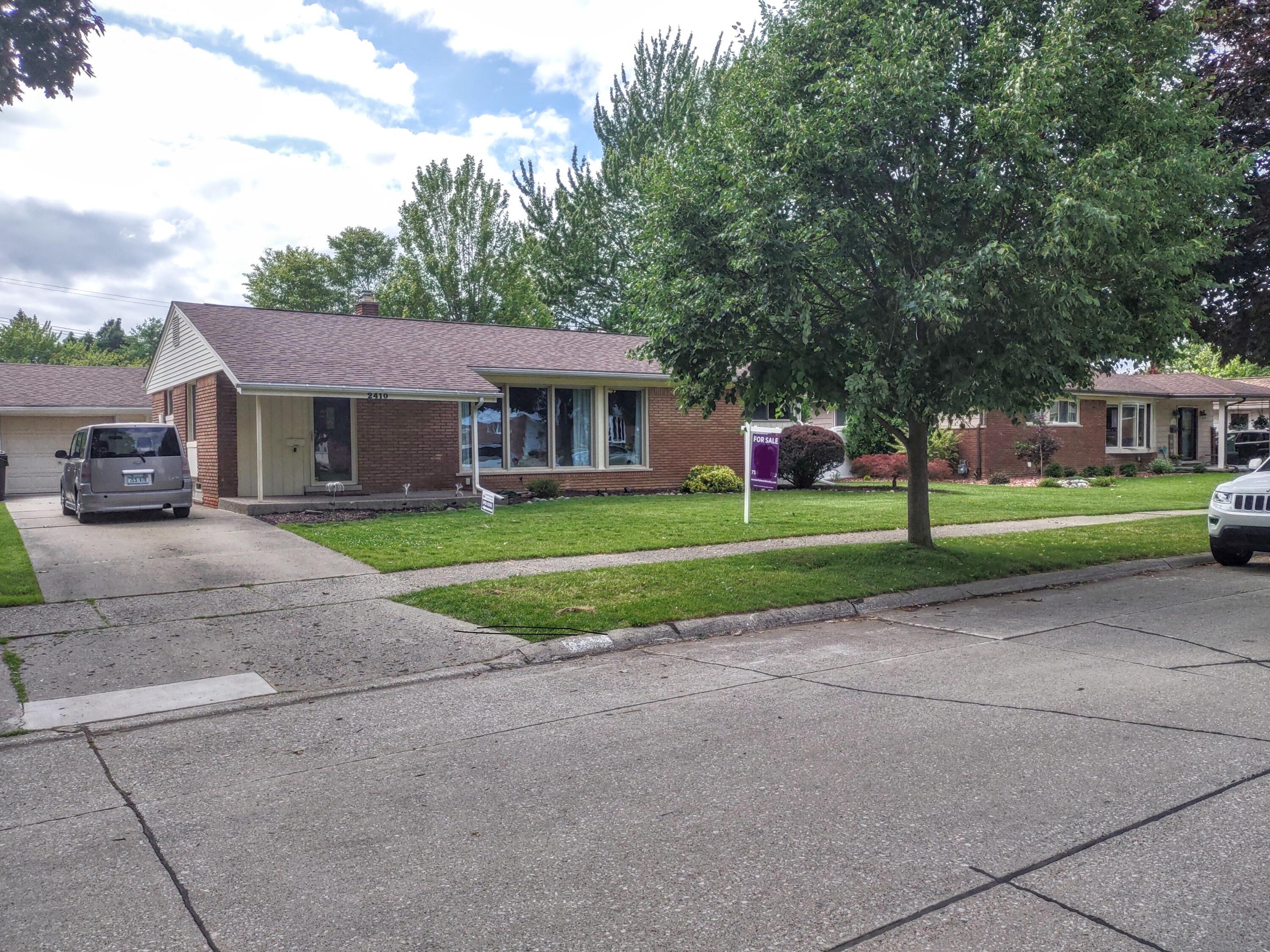 2410 Middlefield Road Trenton, MI 48183 - Photo 1 of 44 01b - Front Exterior