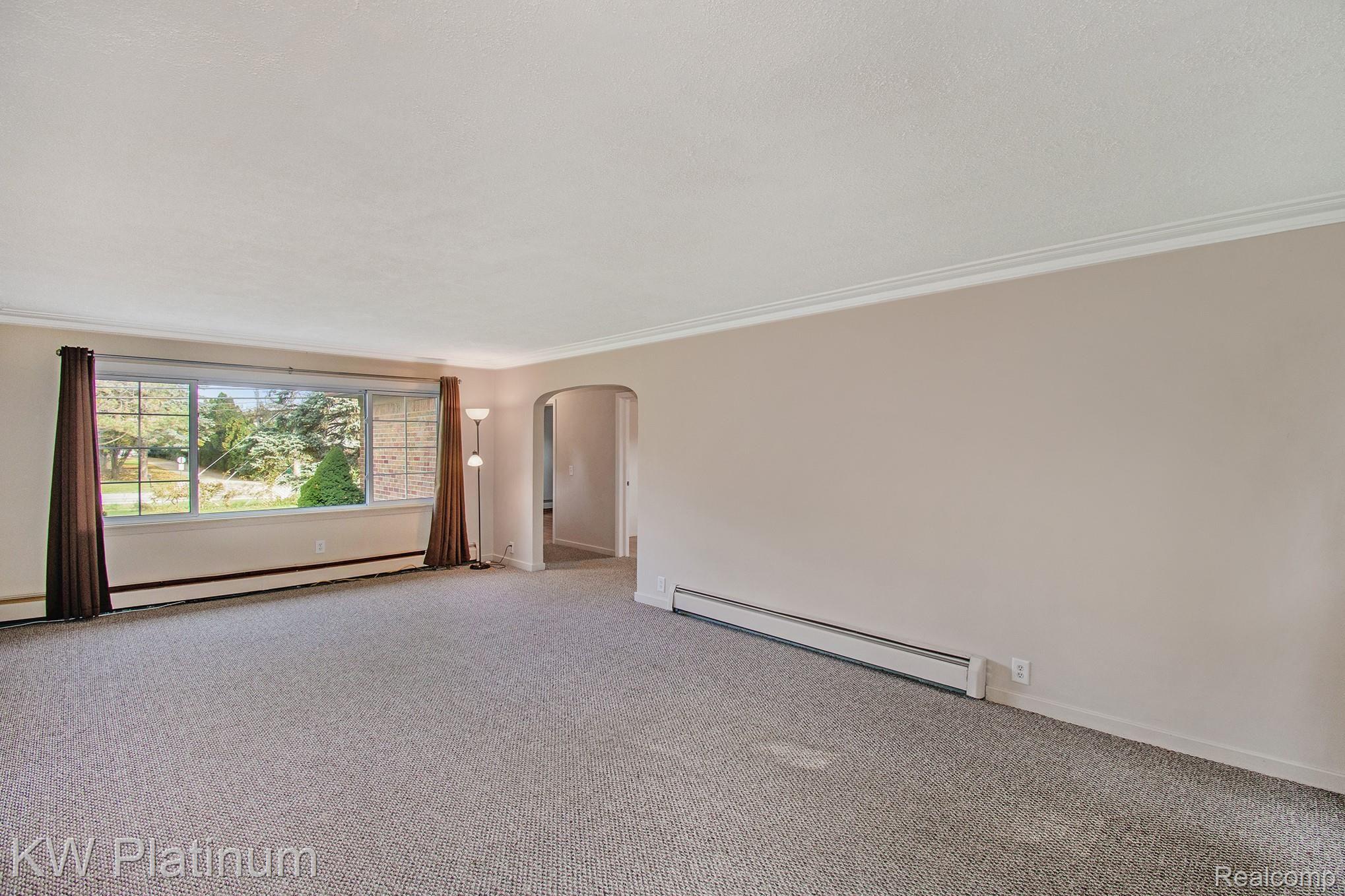 25670 South River Road Harrison Township, MI 48045 - Photo 4 of 35 211105 12.00pm Jurmo 25670 S River_13-2