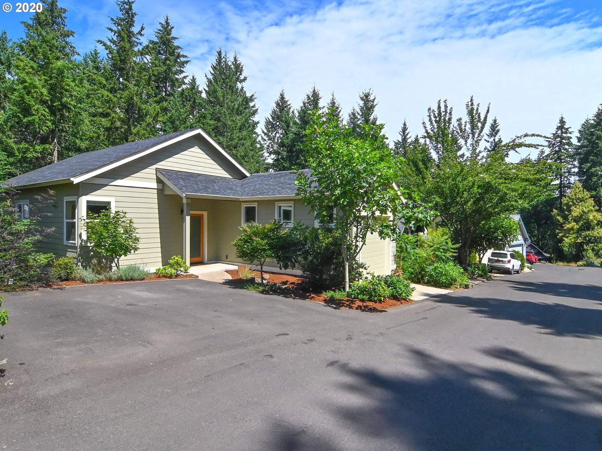 3032 Hendricks Hill Drive Eugene, OR 97403 - Photo 2 of 29