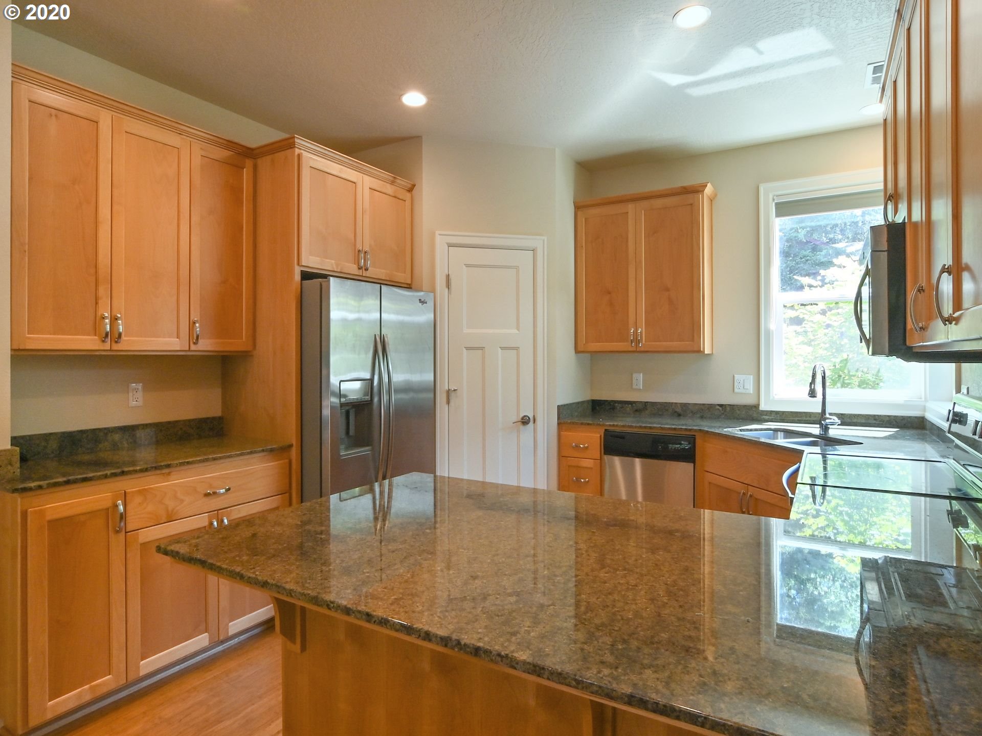 3032 Hendricks Hill Drive Eugene, OR 97403 - Photo 11 of 29