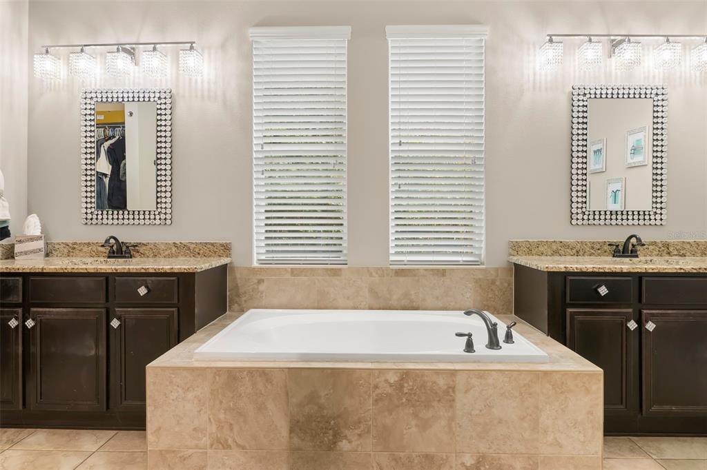 5906 Fishhawk Crossing Boulevard Lithia, FL 33547 - Photo 32 of 88