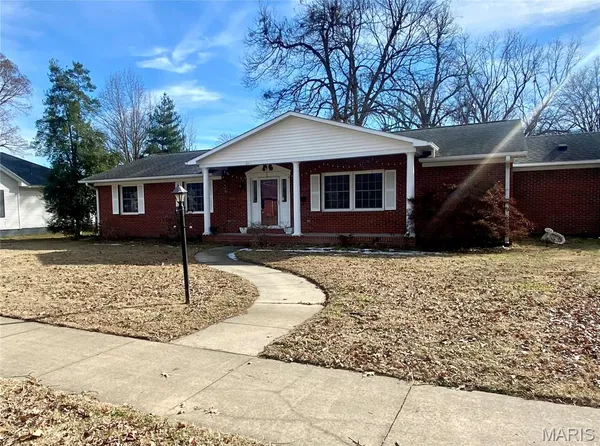 $205,000 | 1001 East Commercial Street, Charleston, MO 63834