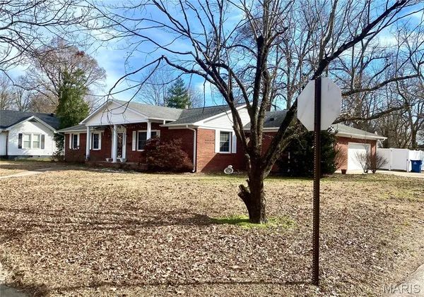 $205,000 | 1001 East Commercial Street, Charleston, MO 63834