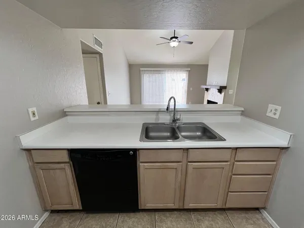 $1,650 | 2100 West Lemon Tree Place, Unit 25, Chandler, AZ 85224