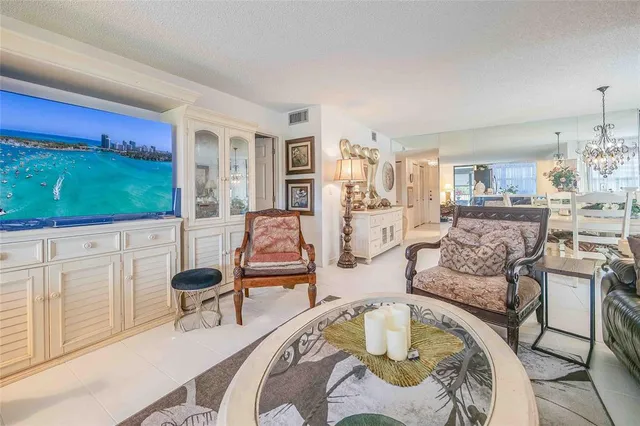 a en suite bathroom with a shower