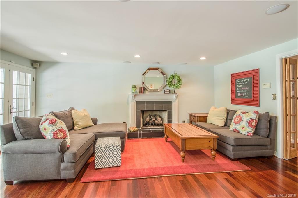 1832 Carmel Ridge Road Charlotte, NC 28226 - Photo 11 of 24 Gallery Image 11