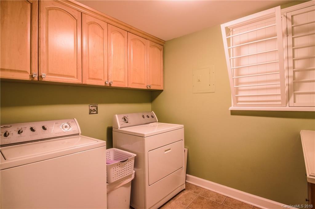 1832 Carmel Ridge Road Charlotte, NC 28226 - Photo 9 of 24 Gallery Image 9