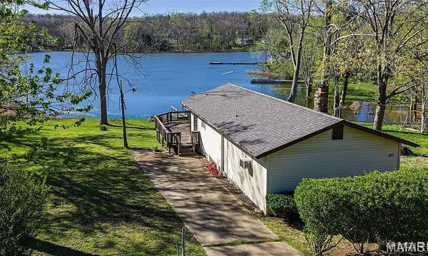 $129,900 | 697 Parkers Lake Drive, Perryville, MO 63775