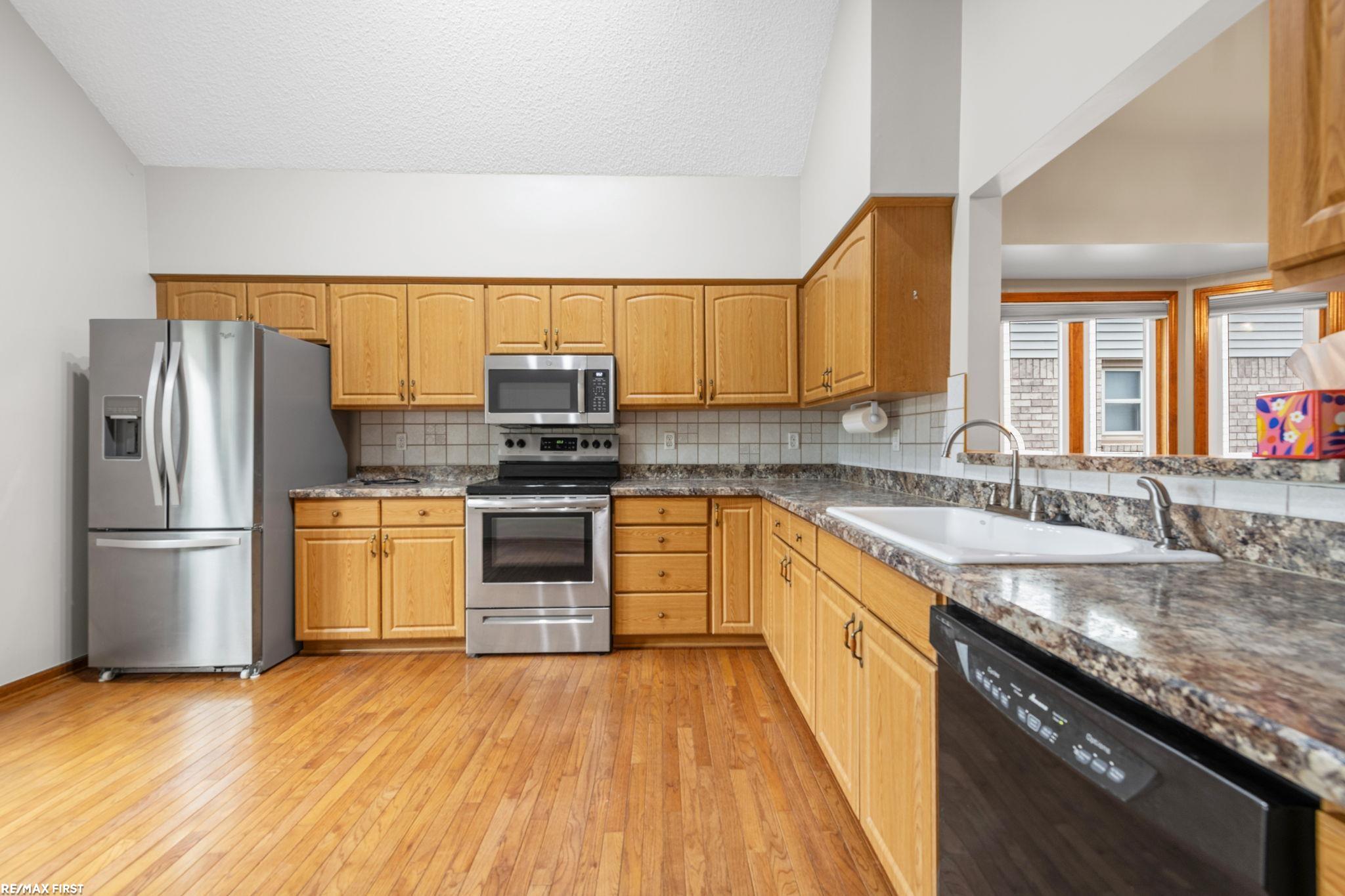 20070 Ridgeway Court Clinton Township, MI 48038 - Photo 7 of 26