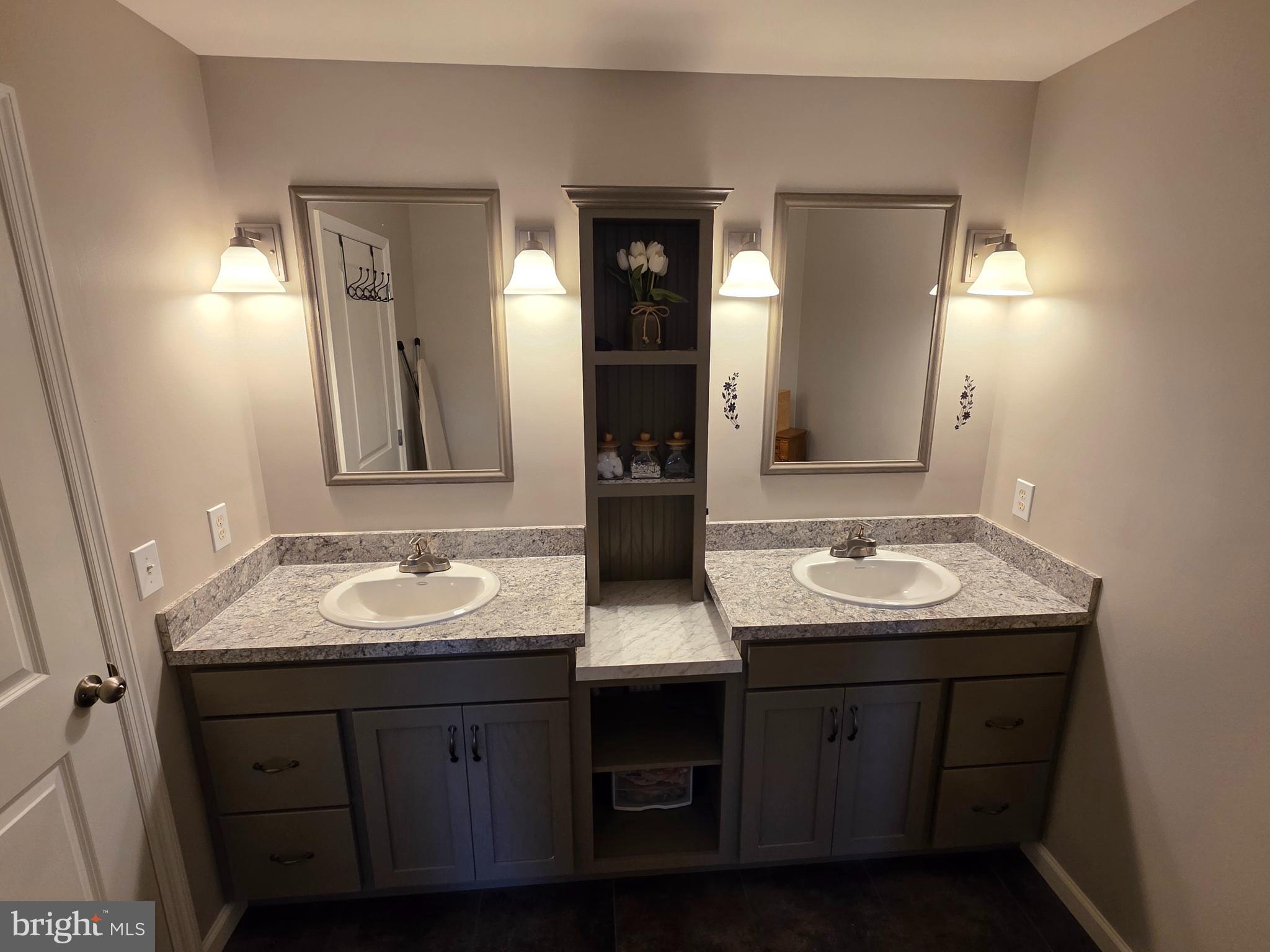 288 Cavern Road Hedgesville, WV 25427 - Photo 8 of 16 Primary bathroom