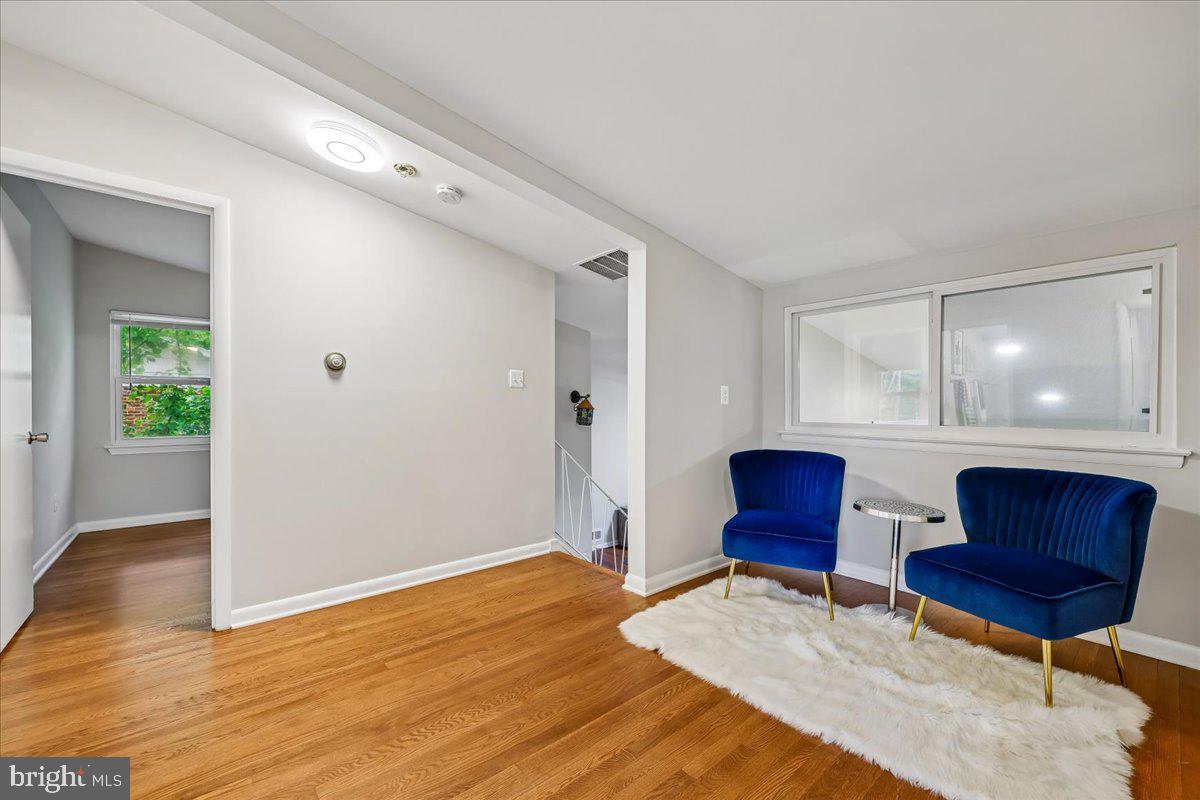 11518 Charlton Drive Silver Spring, MD 20902 - Photo 28 of 49 Upper Level Hall