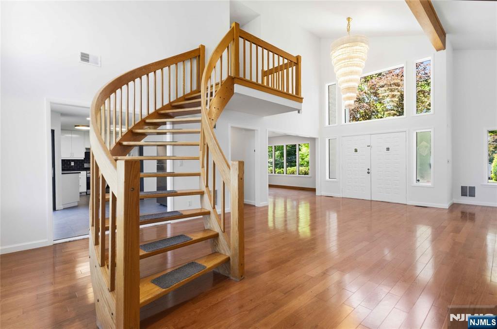 131 Haase Avenue Paramus, NJ 07652 - Photo 8 of 50