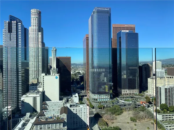 $2,350 | 400 South Broadway, Unit 1813, Los Angeles, CA 90013