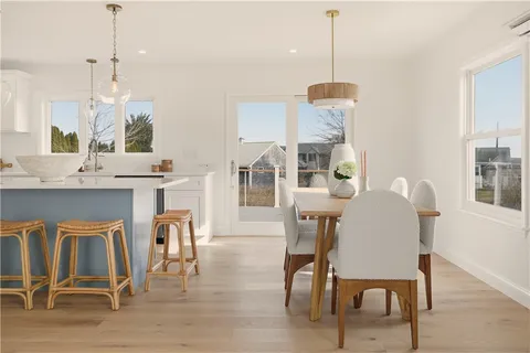 $1,295,000 | 30 Indian Road, Little Compton, RI 02837